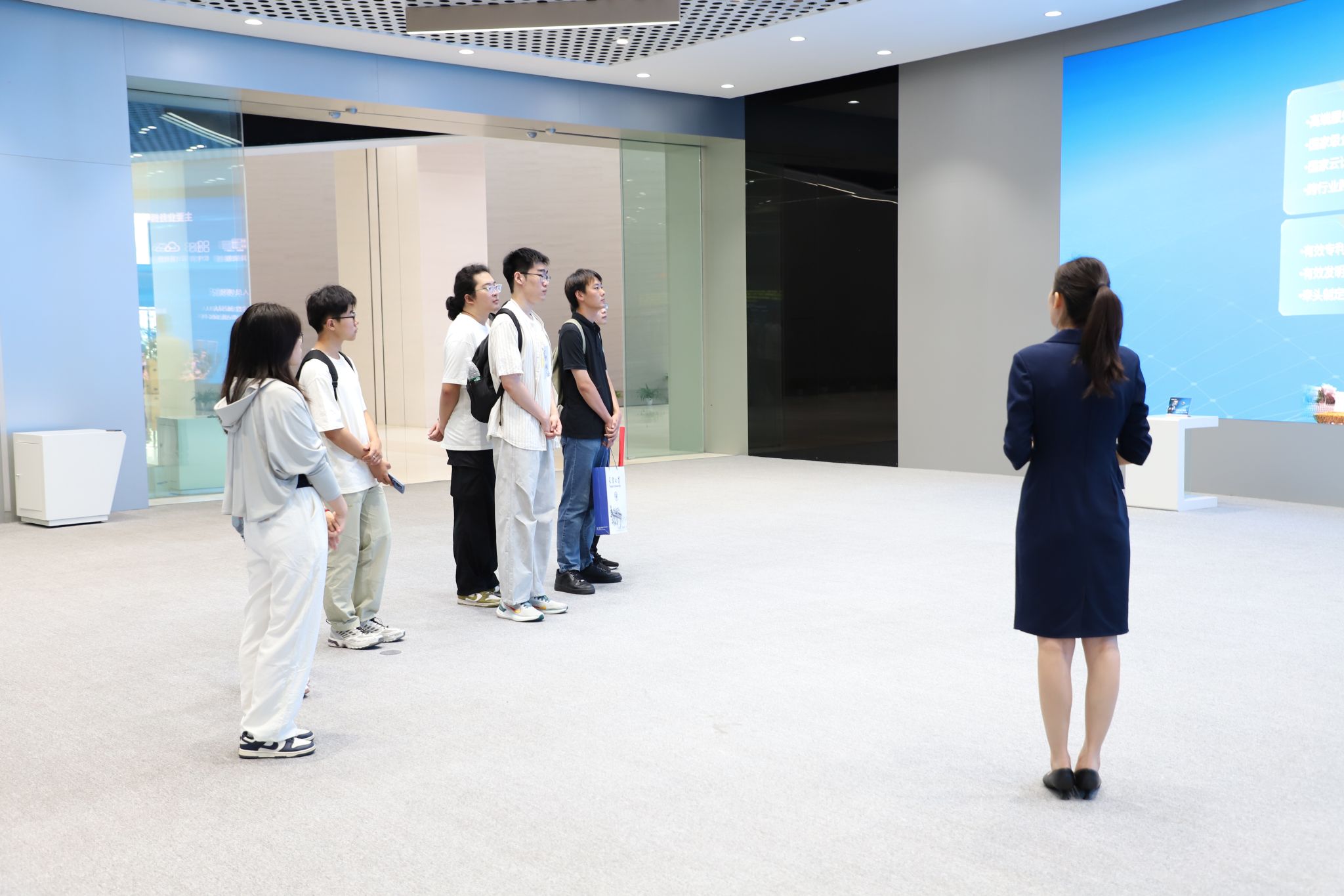 芯火相傳，浪潮之巔 微電子學(xué)院赴浪潮集團開展“祖國需要 天大志愿”就業(yè)行專項實踐活動